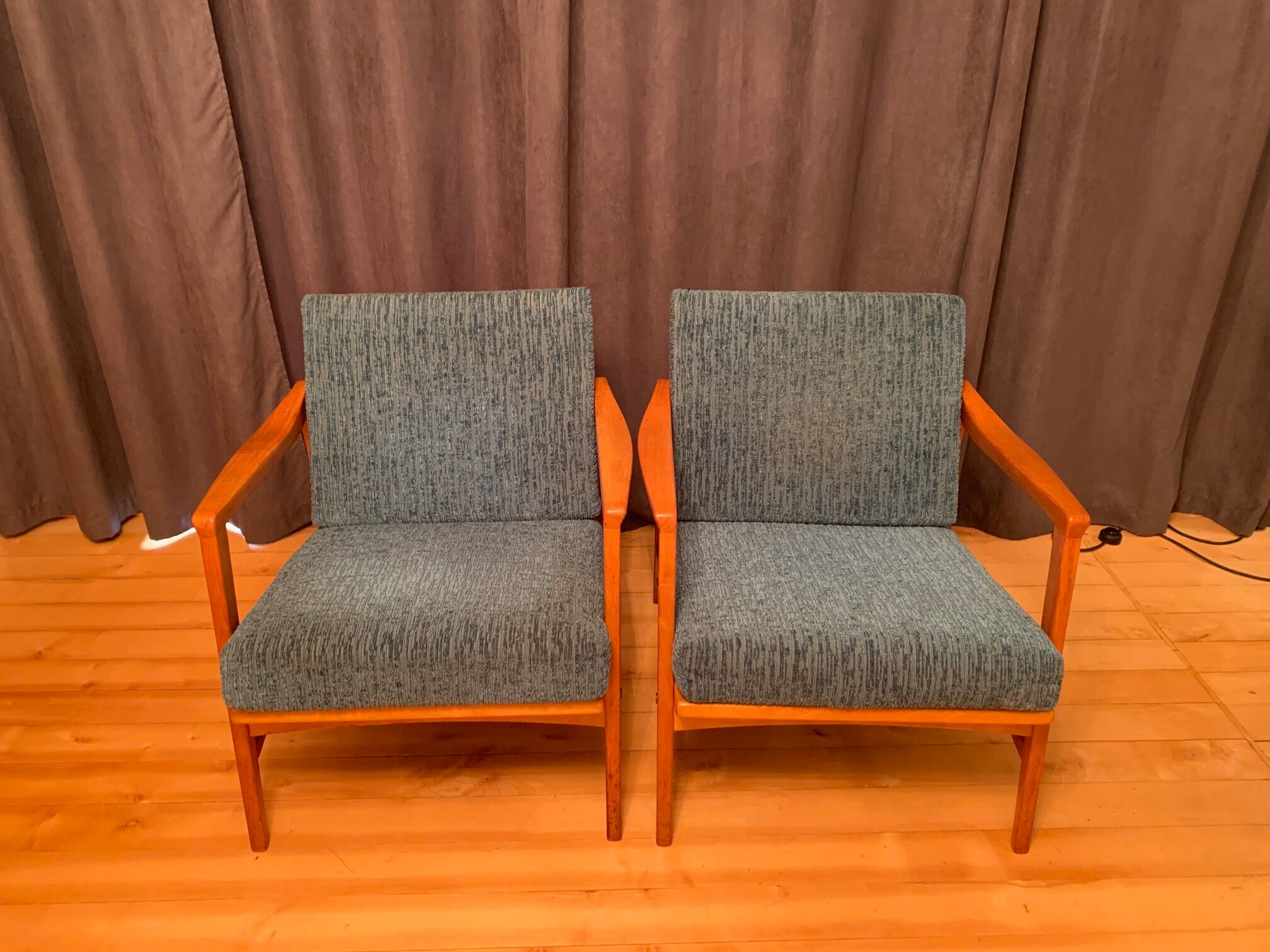 A pair of Wilhelm Knoll, Knoll Antimott armchairs, 1960s.