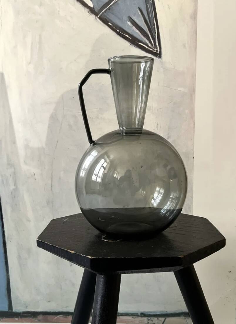 Modernist carafe / vase in blown tinted glass, circa 1970 / 80.