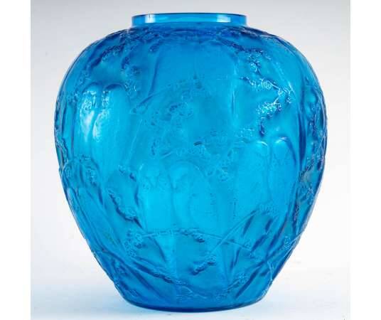 René Lalique (1860-1945) - Vase With “parakeets”
