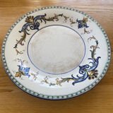 Ceramic dish of Gien Renaissance