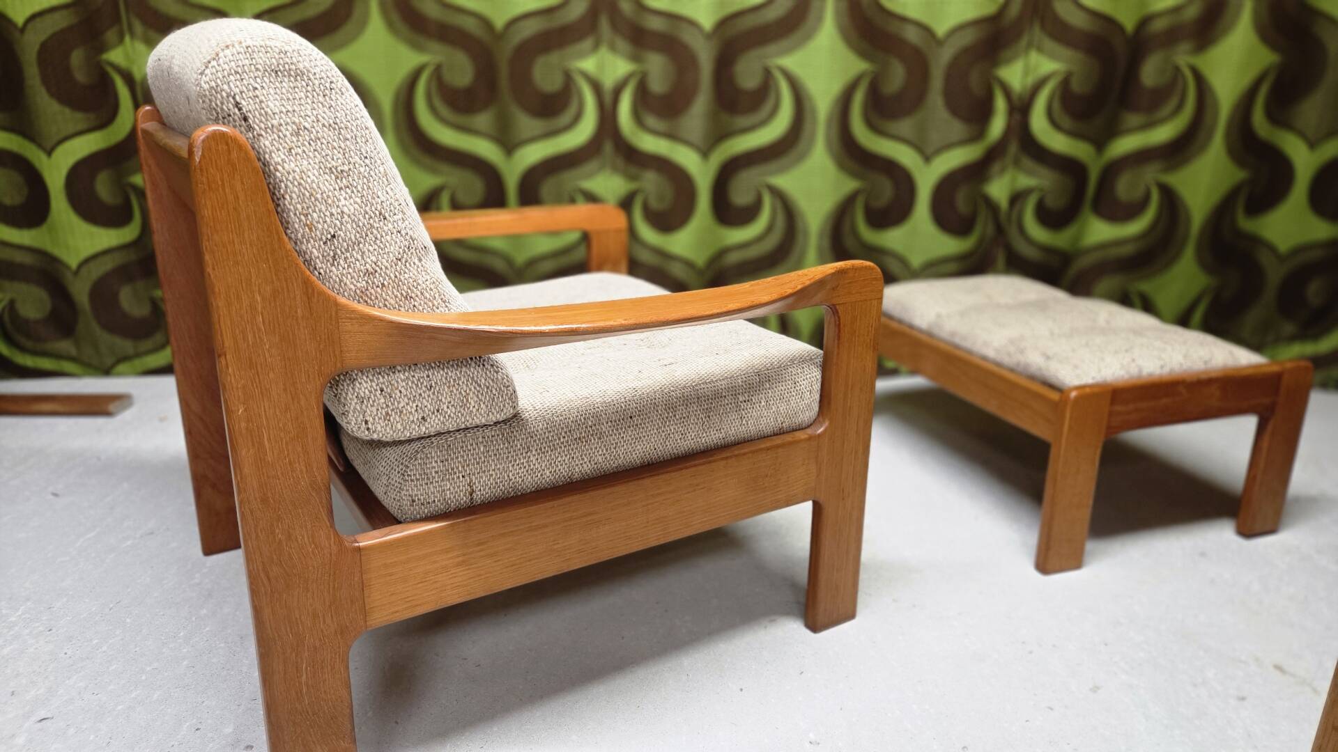 Fauteuil lounge scandinave en teck massif & ottoman 60/70