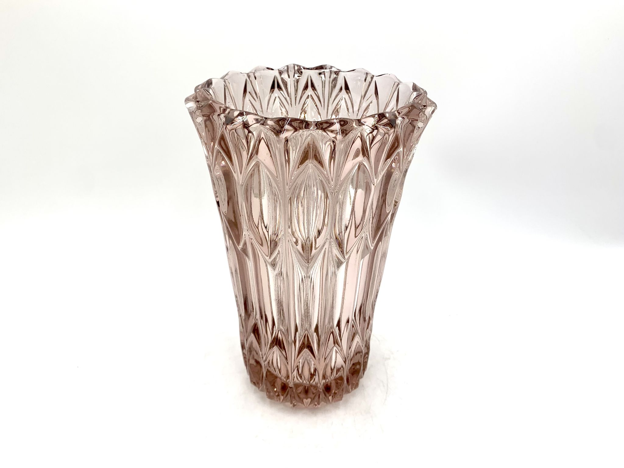 Vase en cristal rose, République tchèque, années 1950