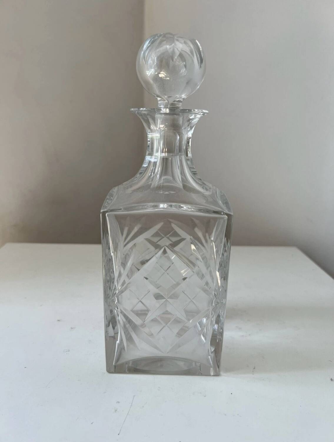 Beautiful Saint Louis Chantilly crystal whisky decanter