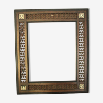 Large oriental frame with moucharabieh decoration