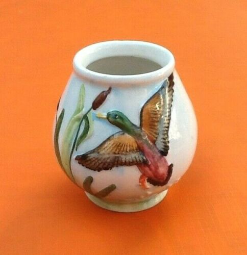 Ceramic vase floral decoration