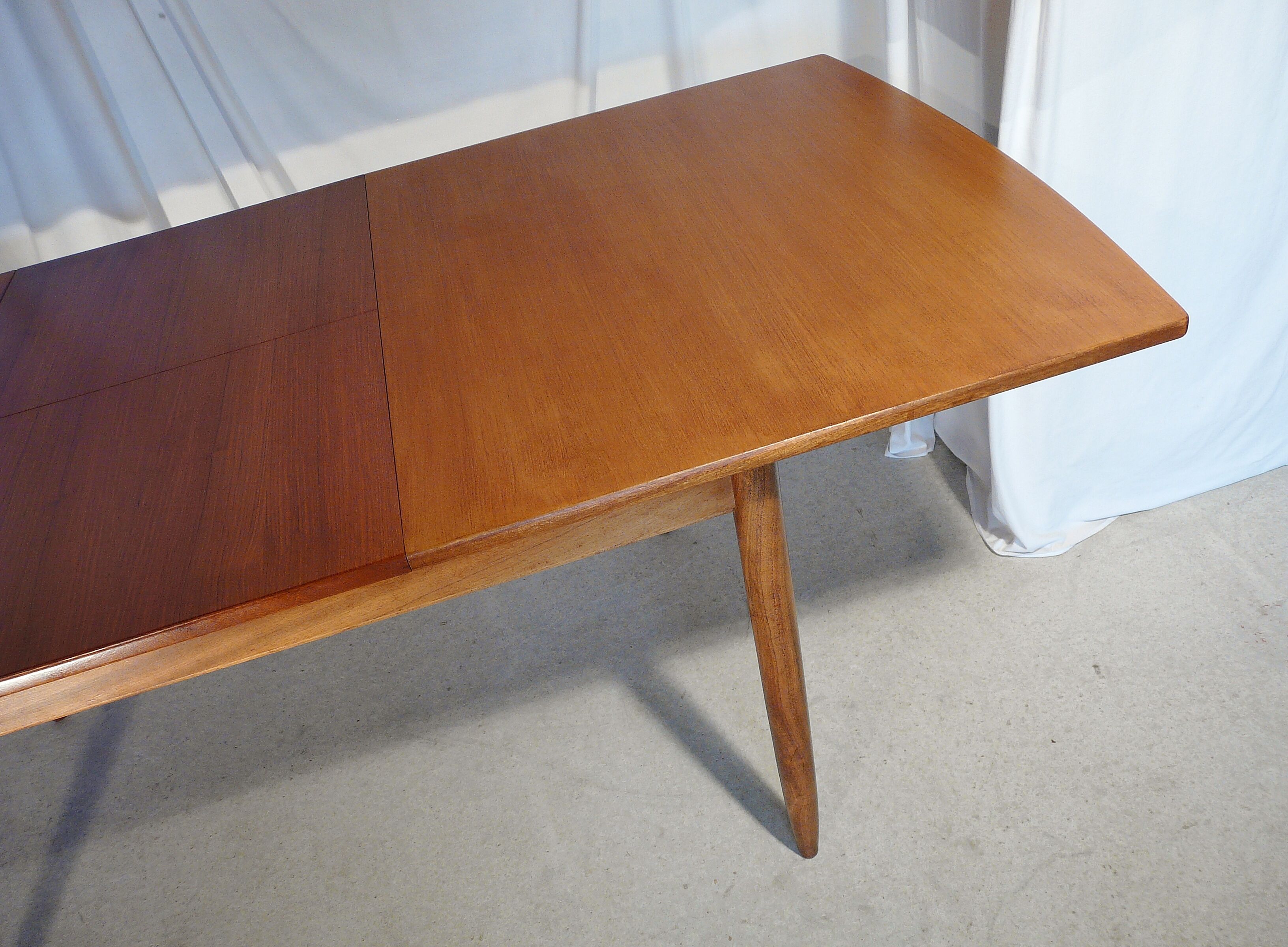 Scandinavian vintage extendable rectangular table