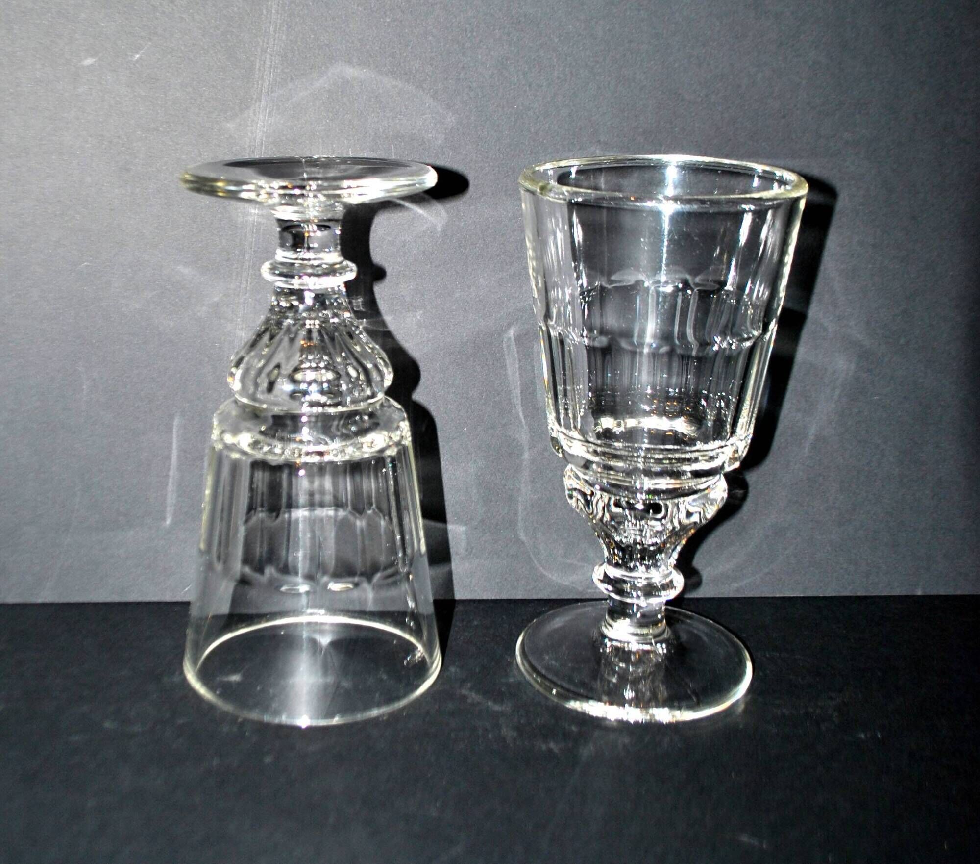 Lot de 2 verres à Absinthe en verre moulé vintage H16.5cm