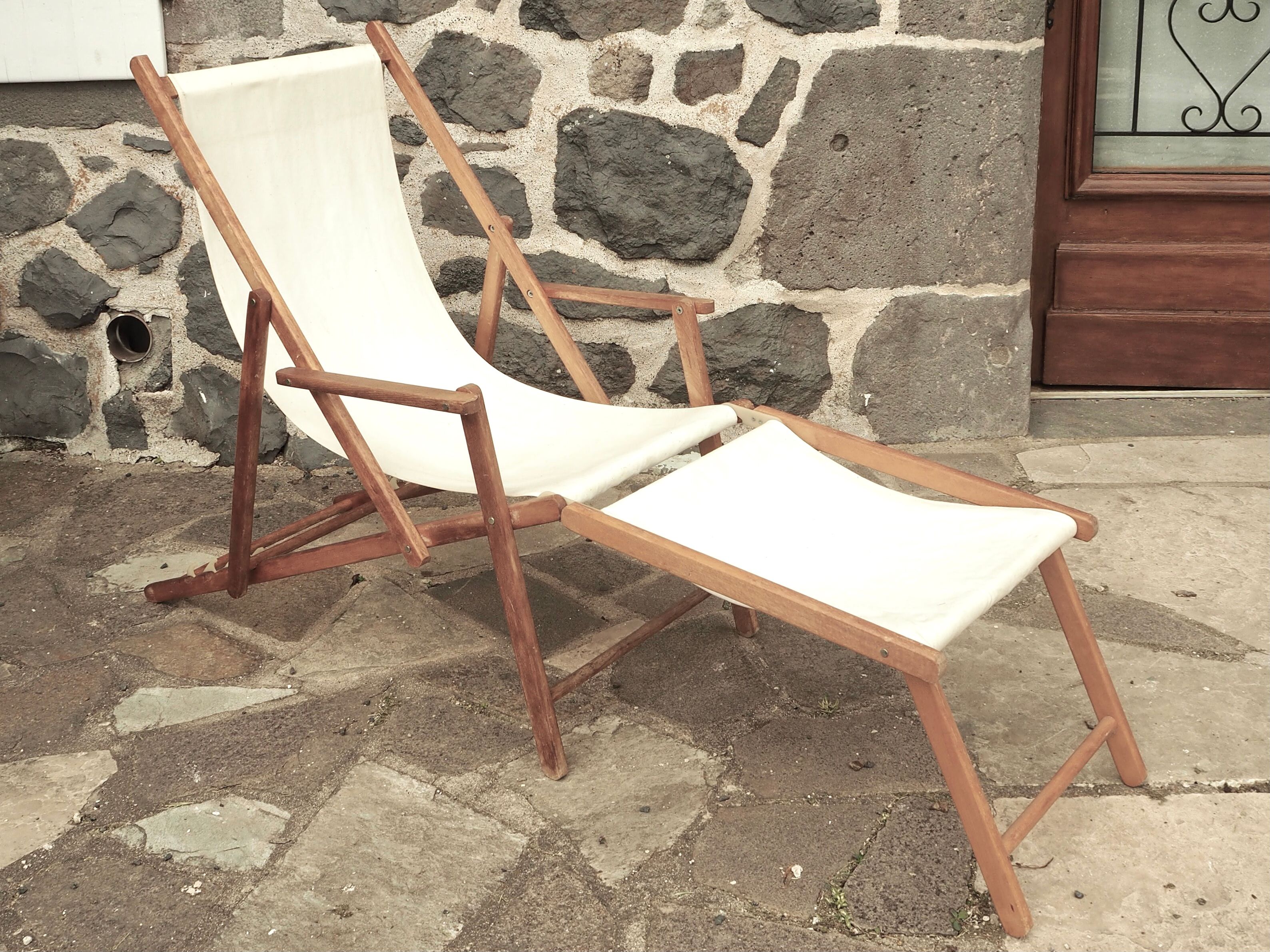 Deckchair with extension chaise longue, in wood and fabric