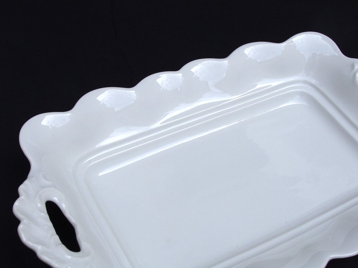 Ceramic asparagus dish 1900