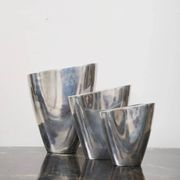 Vase moyen "Sillage" en fonte d'aluminium, 1970s
