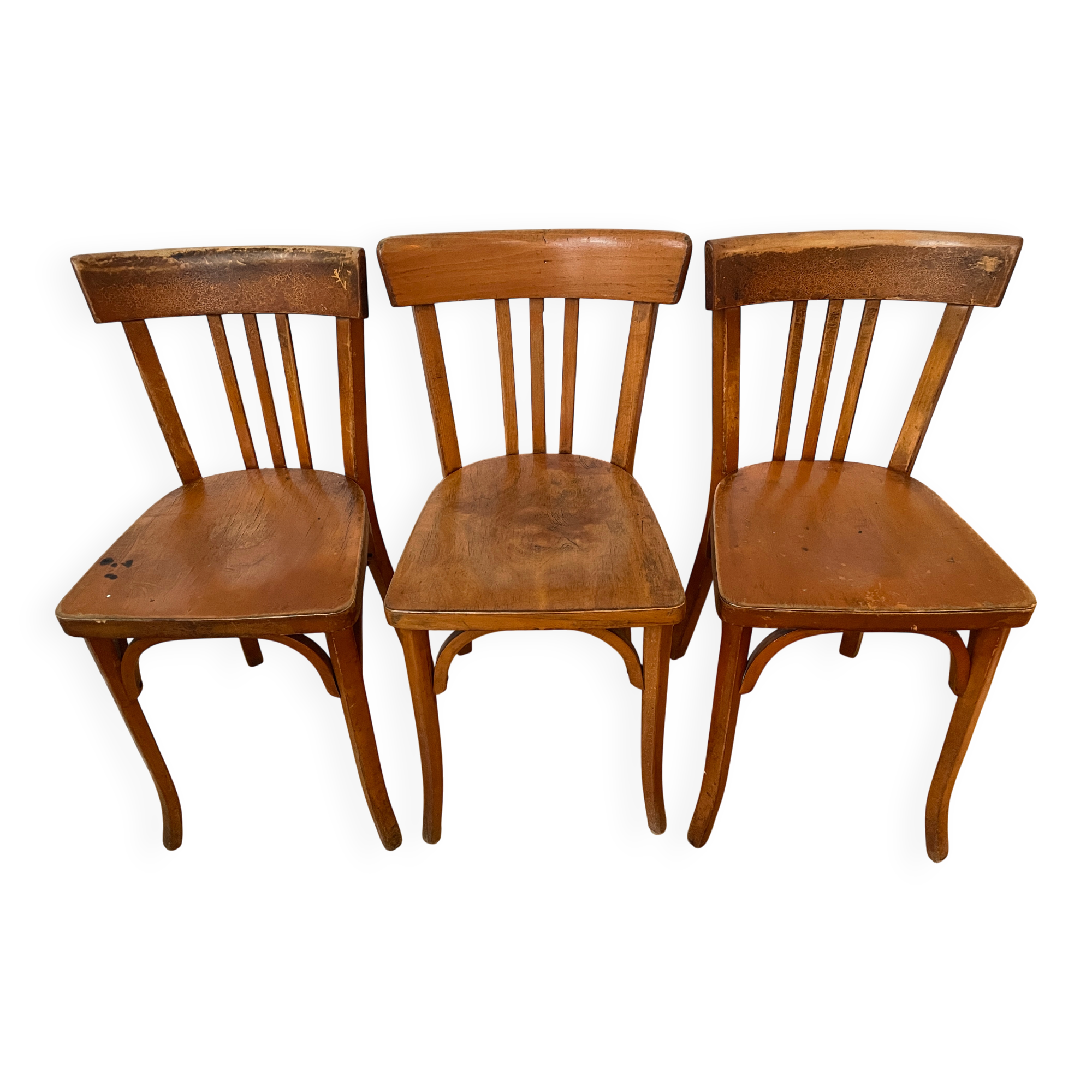 3 Chaises bistrot dont 2 Baumann