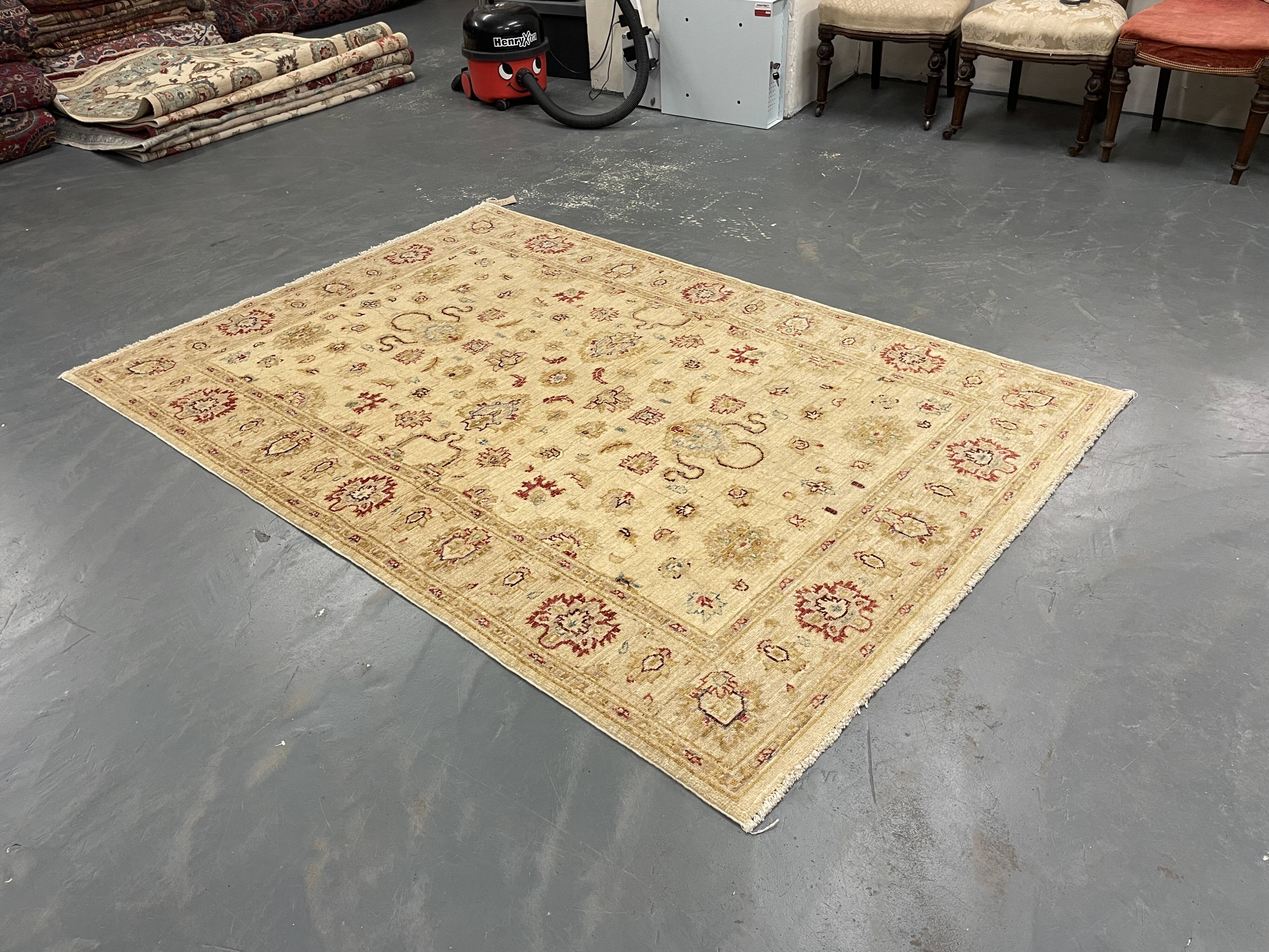 Cream Wool Area Rug, Handwoven Floral Carpet, Traditional Decor 190x128cm