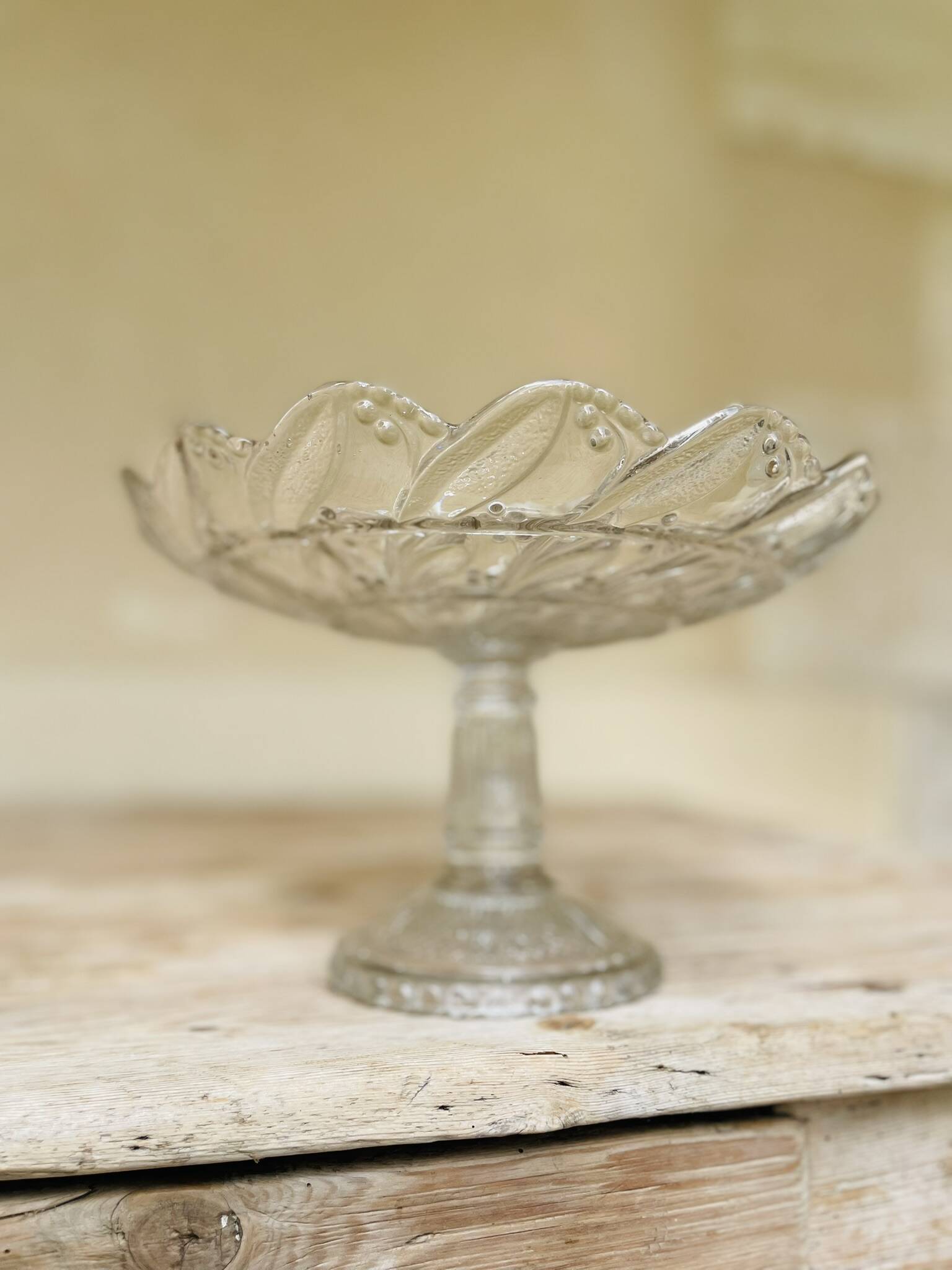 Art Deco glass fruit bowl, late 19th century