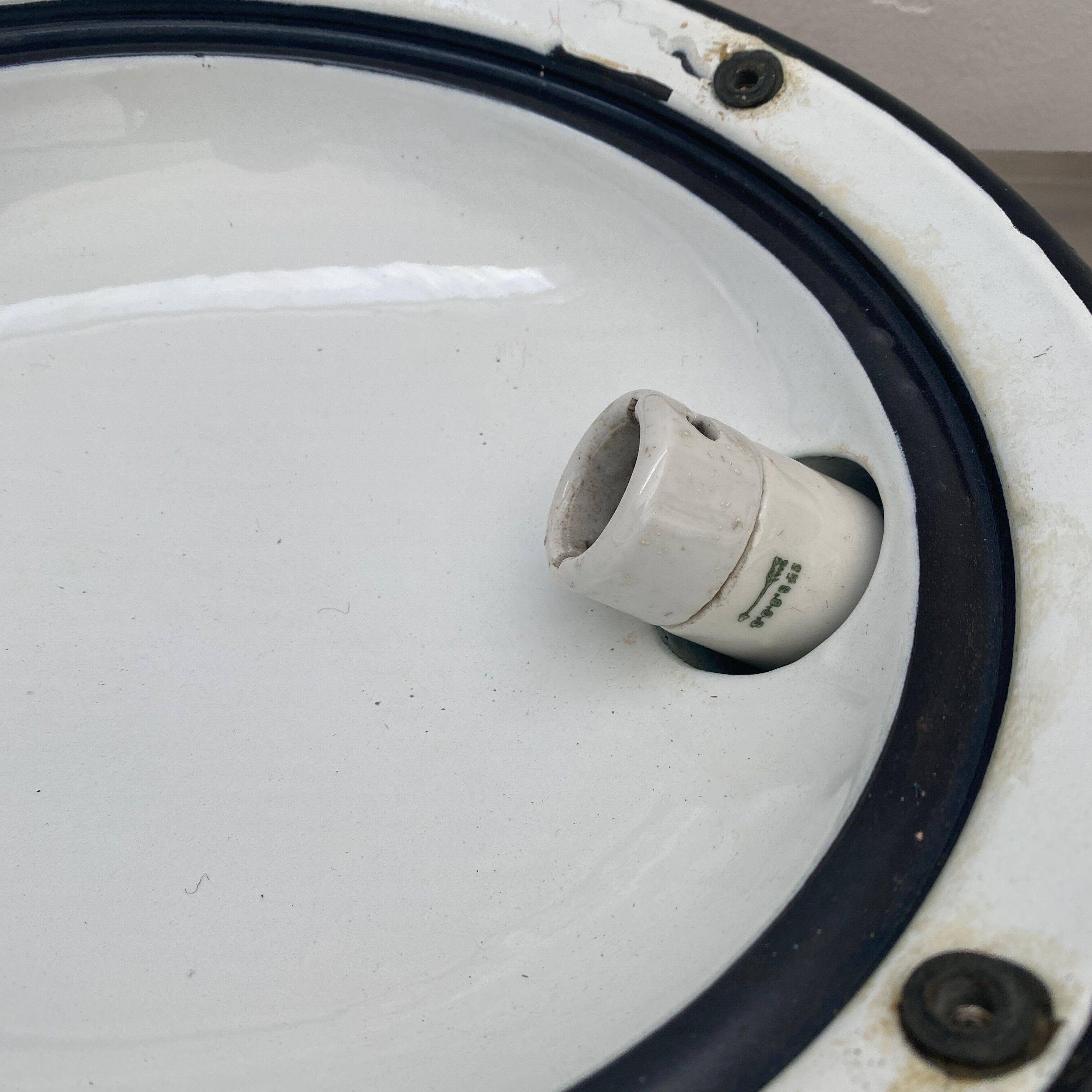 Industrial sconce