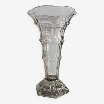 Grand vase en verre en forme de cornet