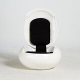 Egg chair by Peter Ghyczy