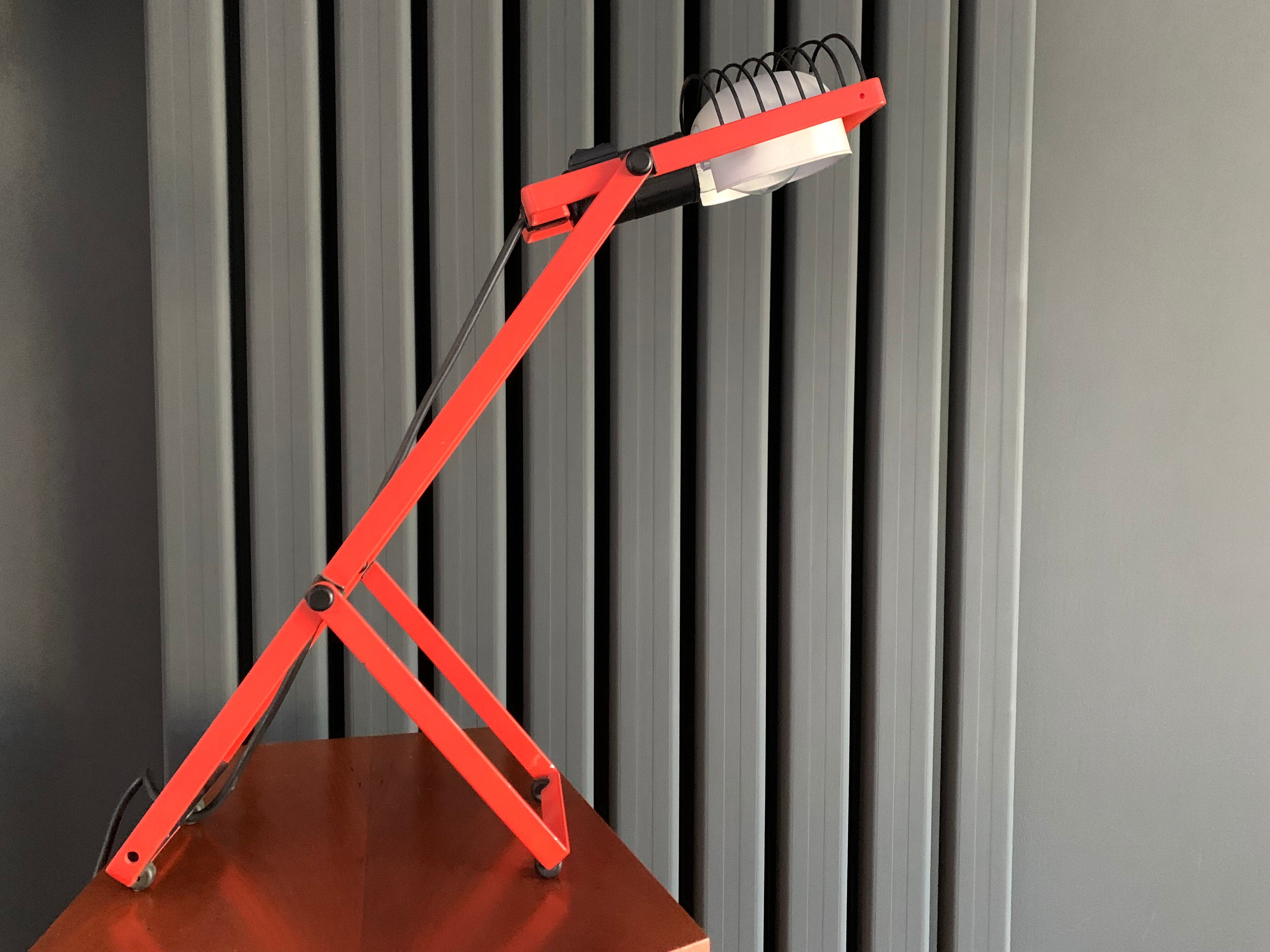 Red lamp model "Sintesi" of tavolo by Ernesto Gismondi for Artemide / Italy 70s