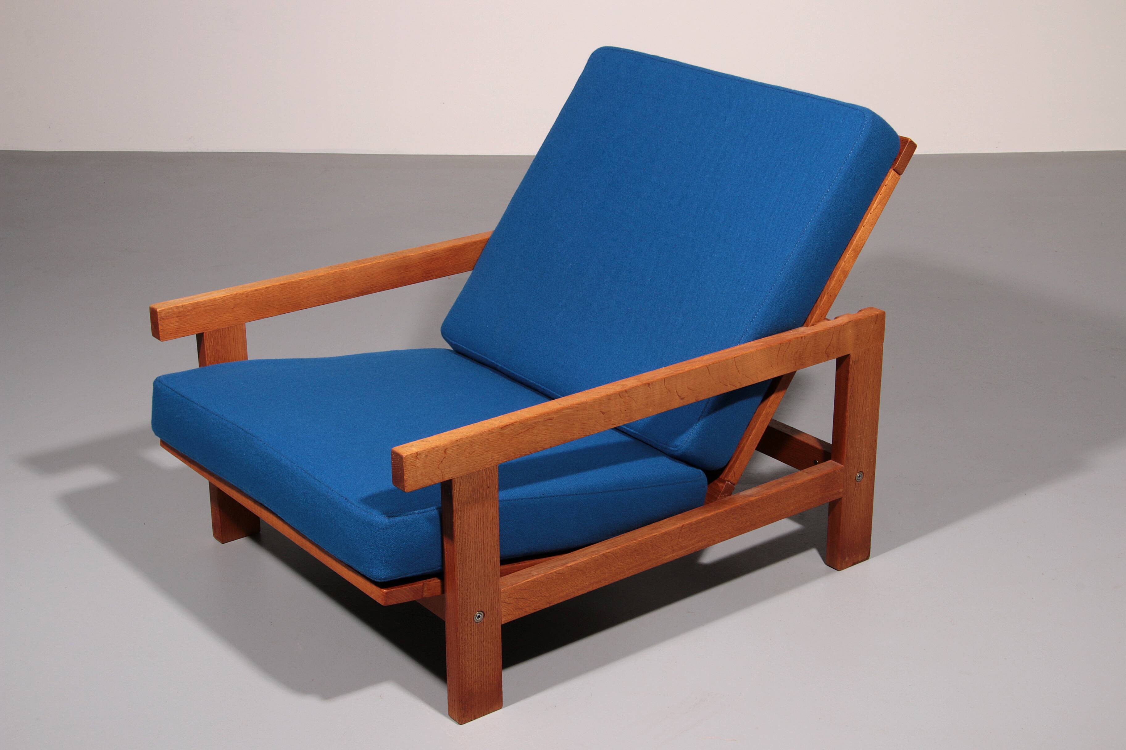 Hans J Wegner GE421 Getama Oak Relax Armchair with Adjustable Backrest