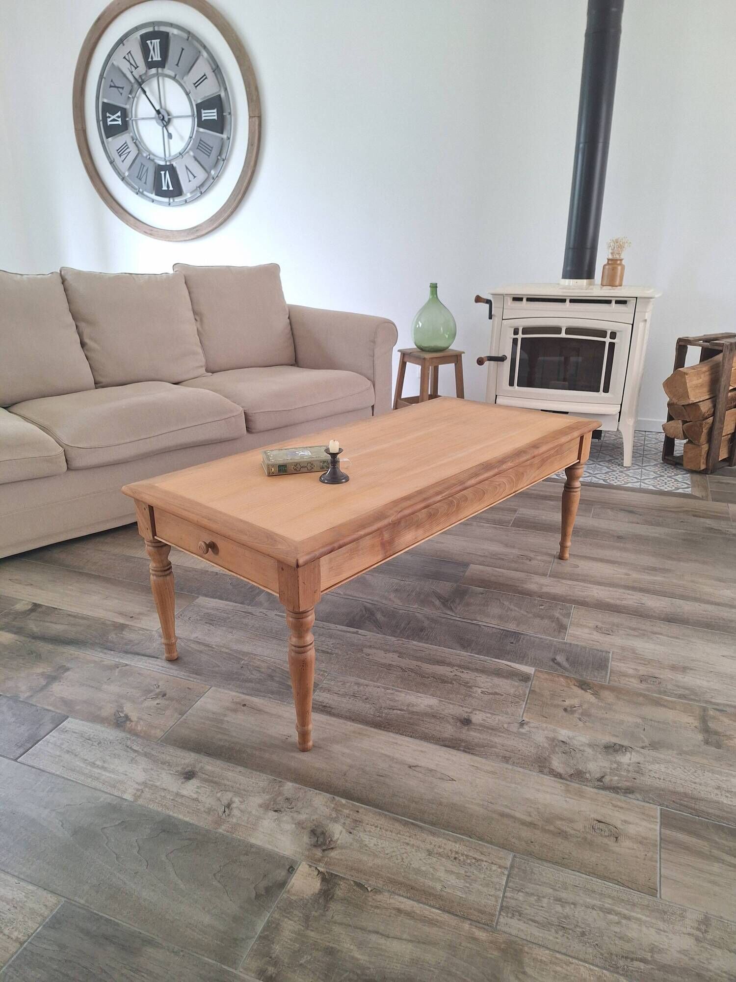 Farmhouse coffee table country style