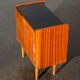Table de chevet une porte abattante