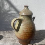 Théière en céramique signée Volkoff