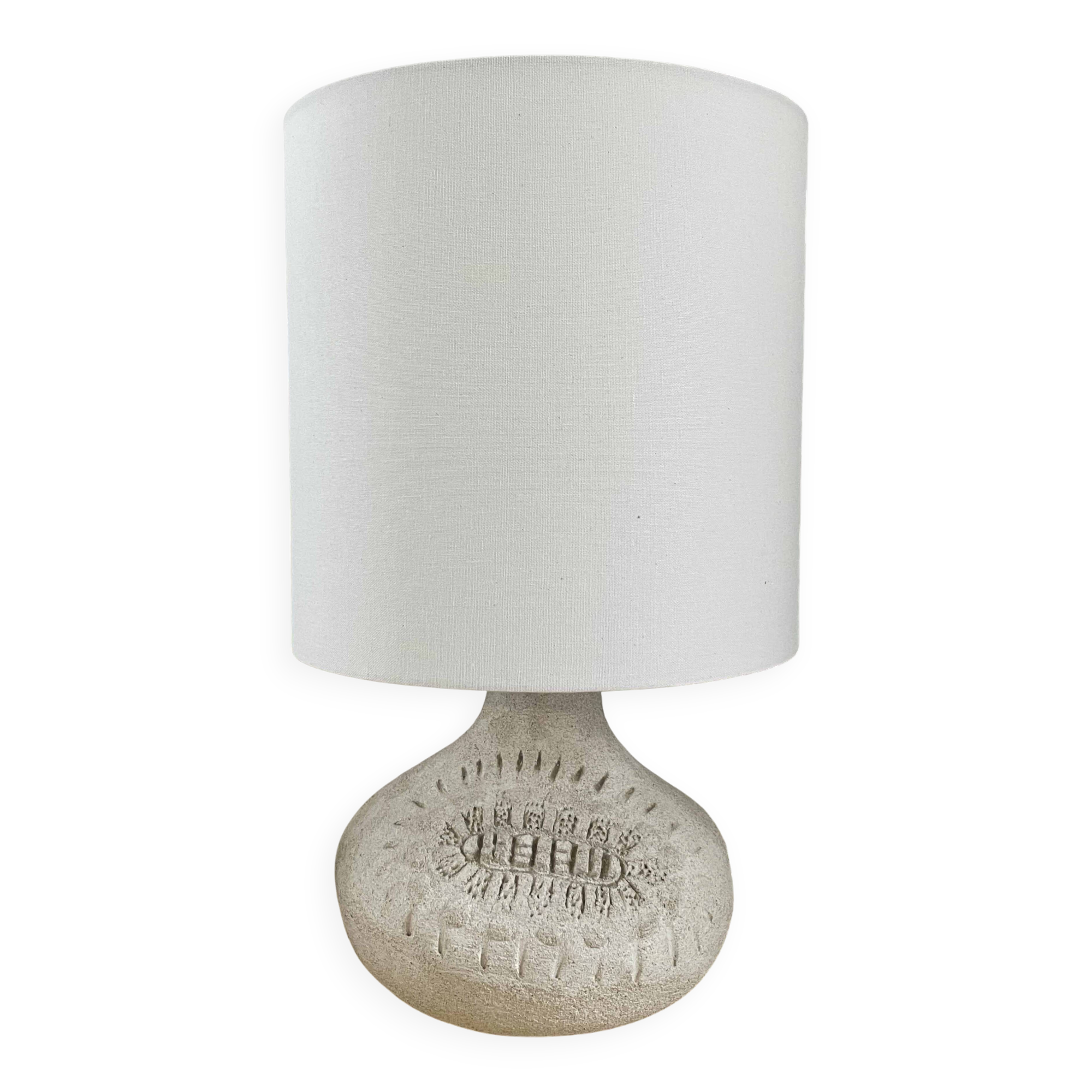 Lampe vintage en pierre sculpté