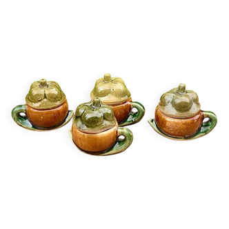 4 pots en barbotine figurant un poivron, début XXème