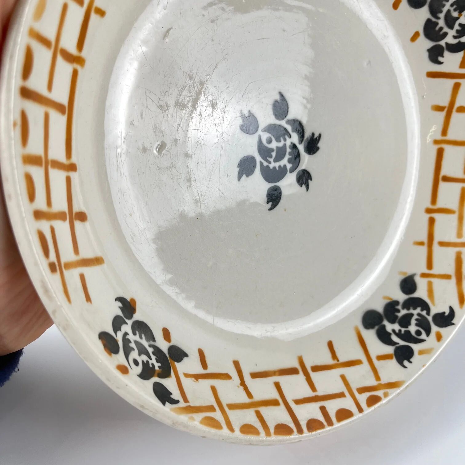 Plate on foot, ironstone, Badonviller "Roscoff", 1930