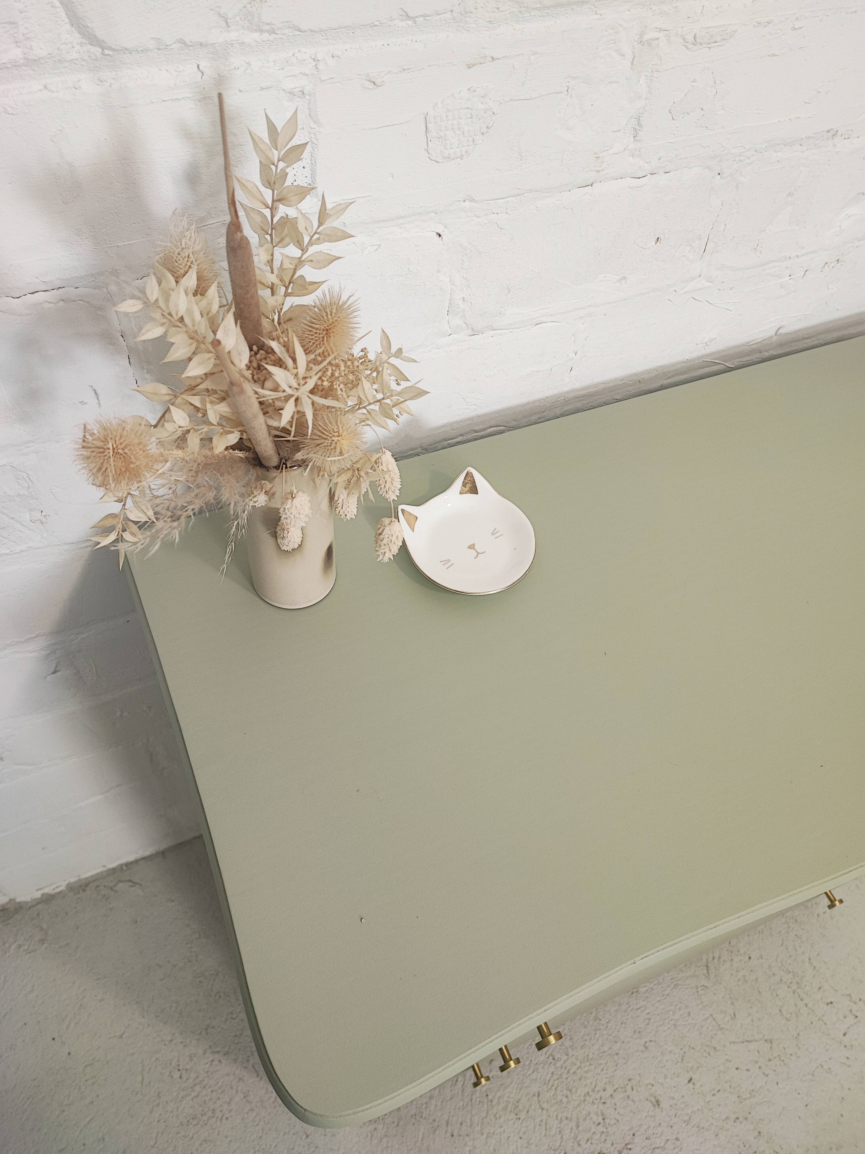 Commode vintage vert amande