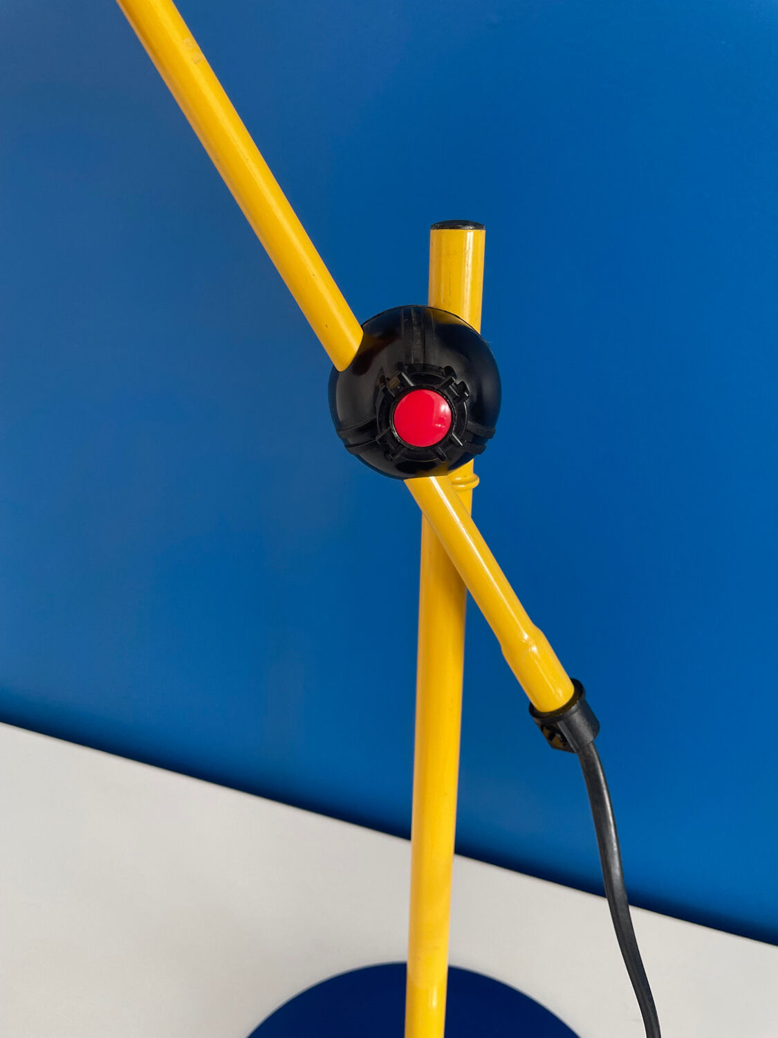 Colored metal articulated lamp 80s 90s