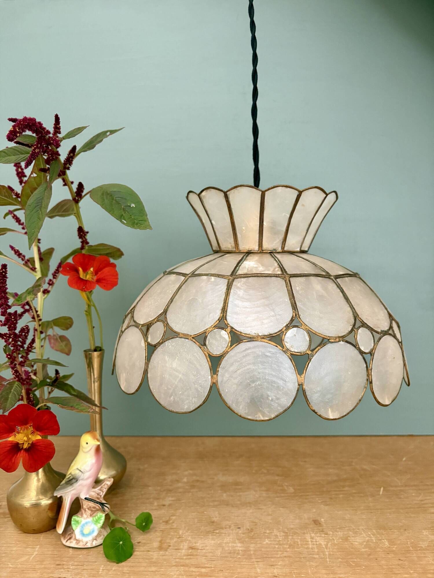 Vintage pearl pendant light