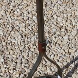 Cendrier sur pied en fer et cuir par Jean-Pierre Ryckaert, années 50