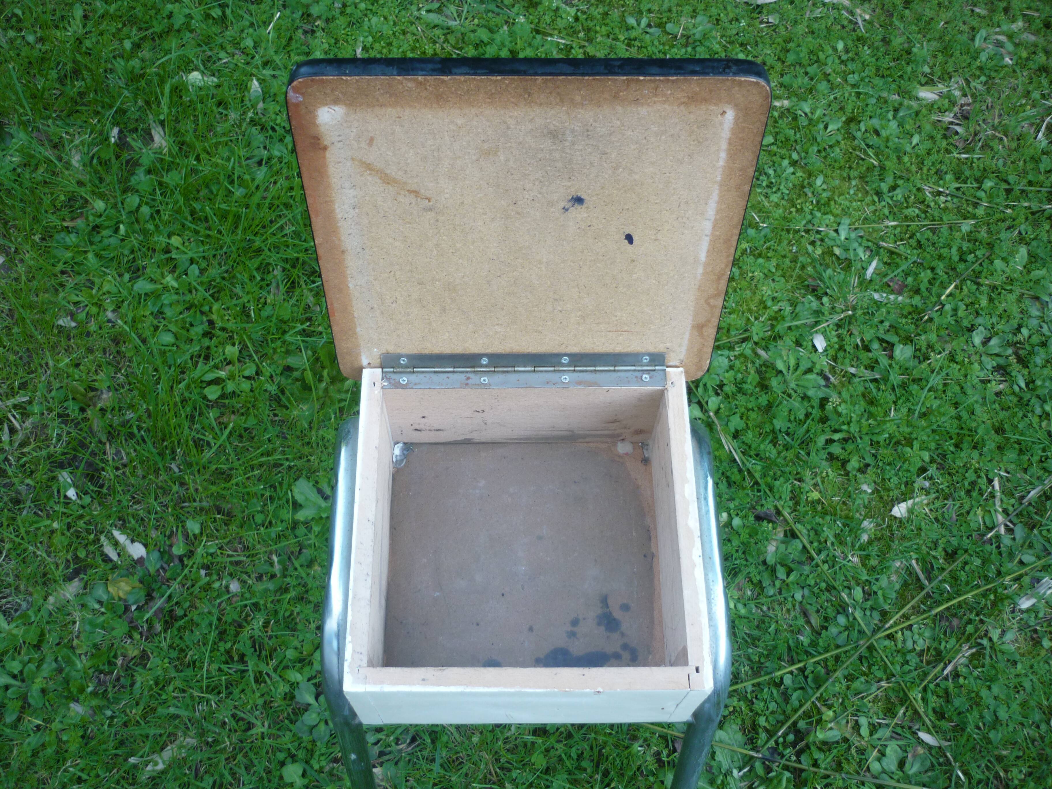 Brown Formica chest set