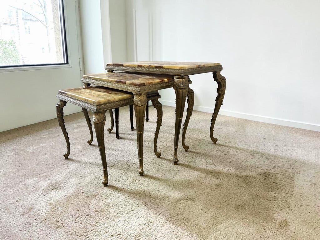 Ensemble de 3 tables gigognes vintage / tables d'appoint en onyx