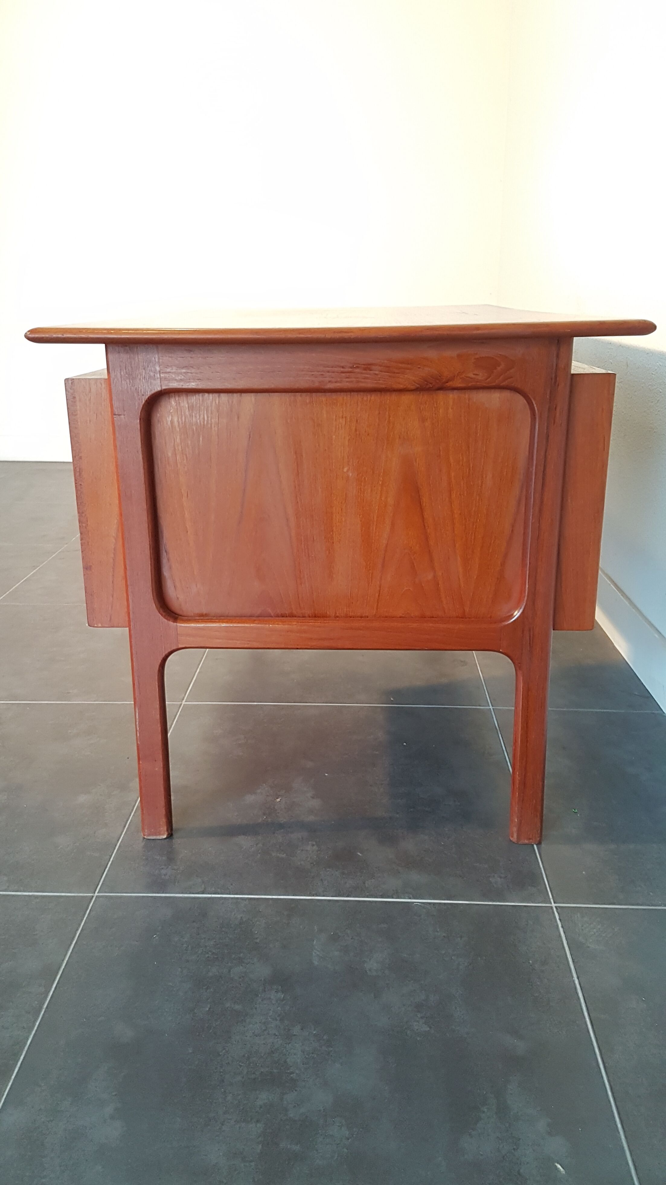 Arne Vodder teak Scandinavian Desk Manufactured By Sibast, 1960s