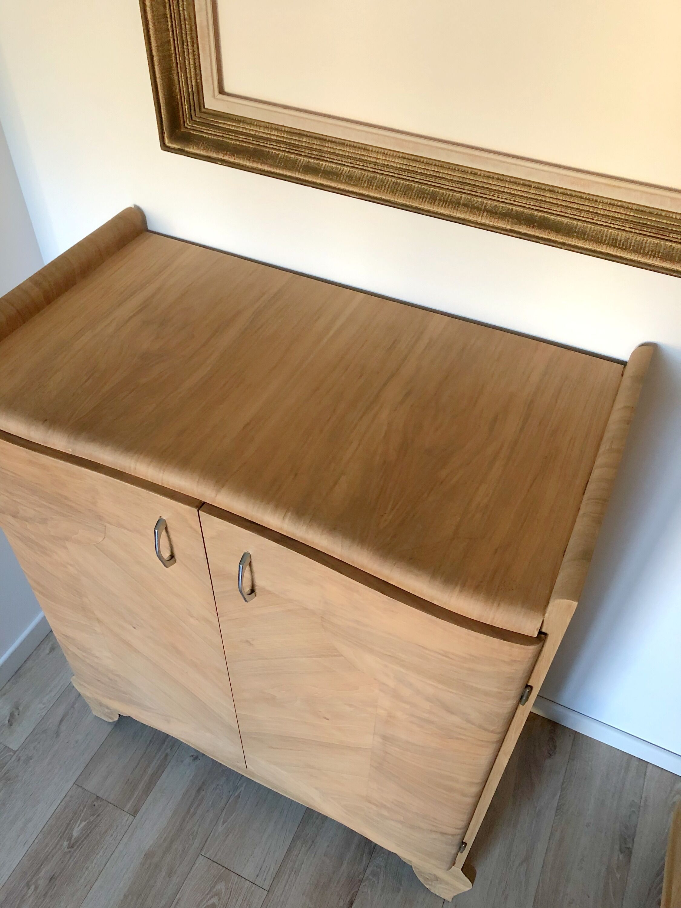 Furniture from the 30s/40s with elm magnifying glass veneer