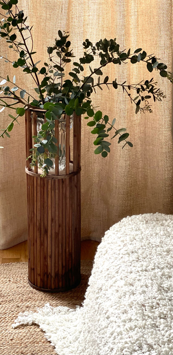 Rattan plant holder