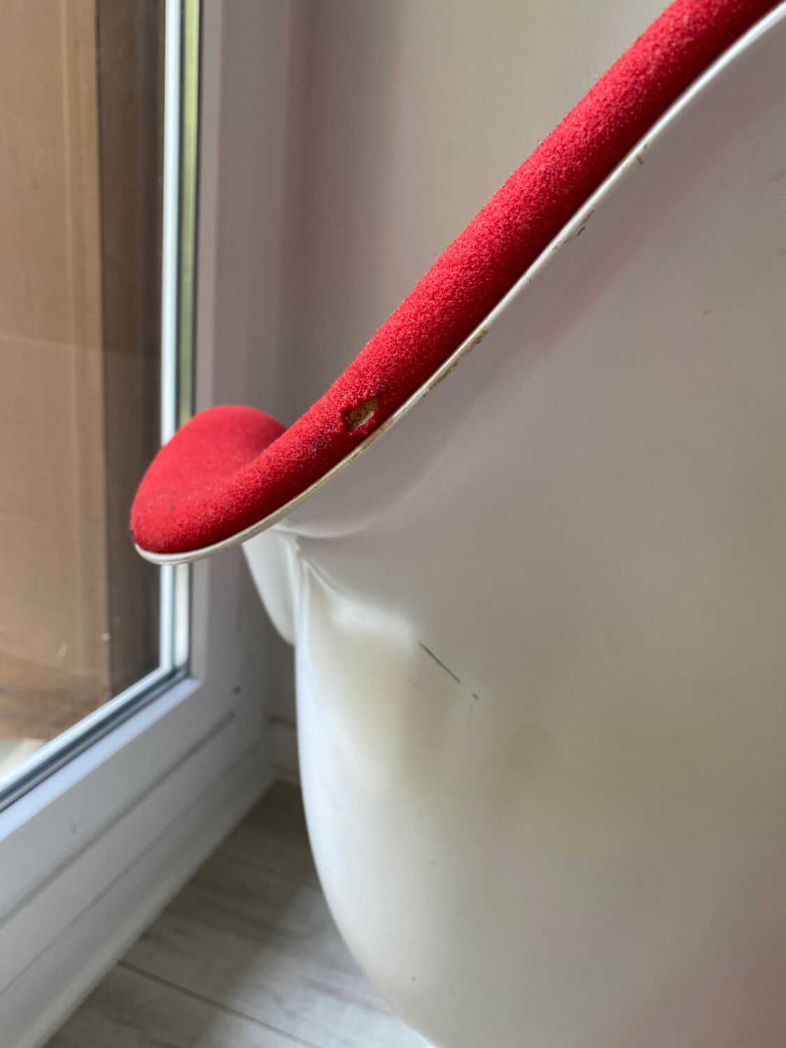 Fauteuil Tulip pivotant par Eero Saarinen