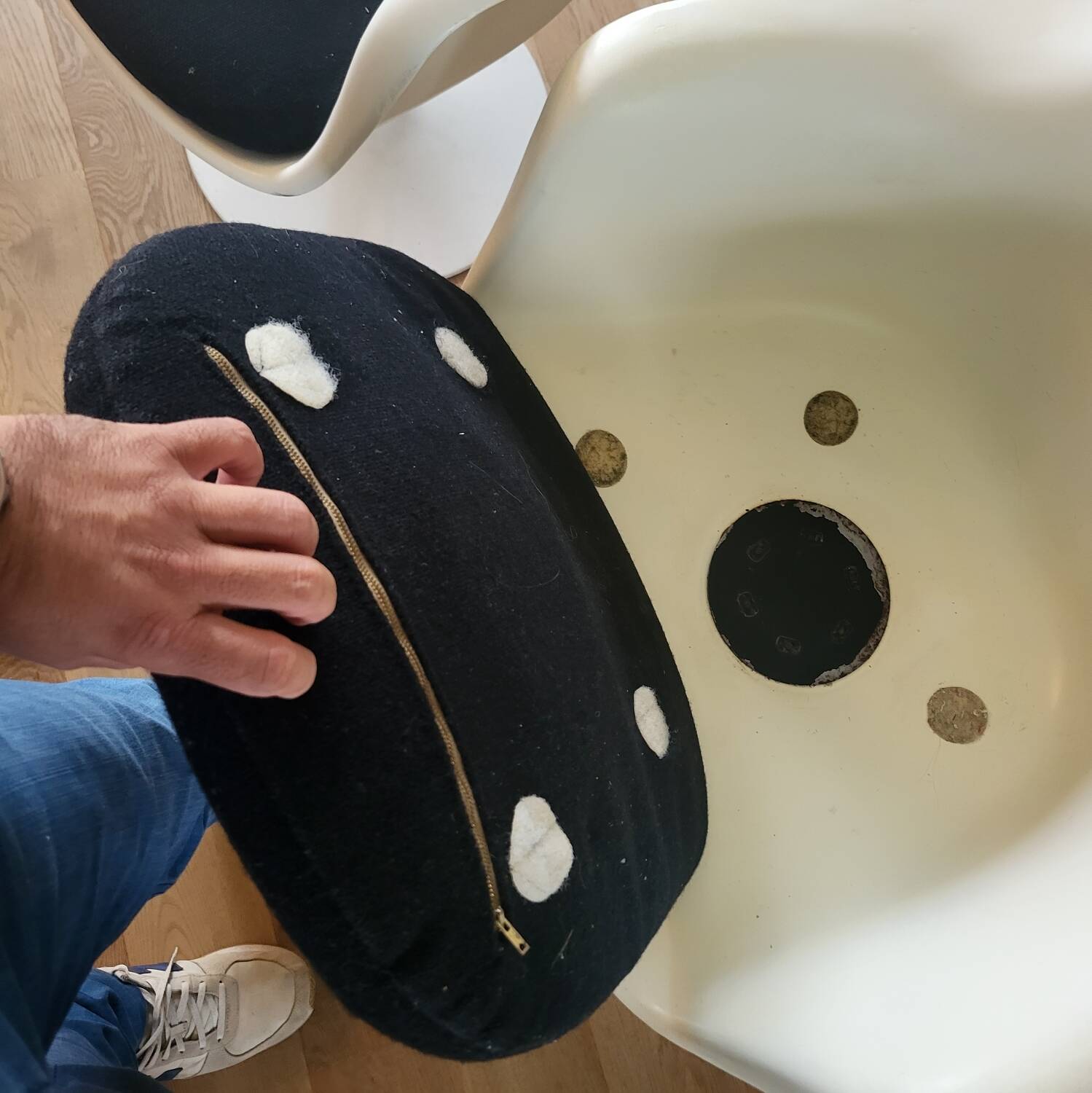 Tulip knoll armchair