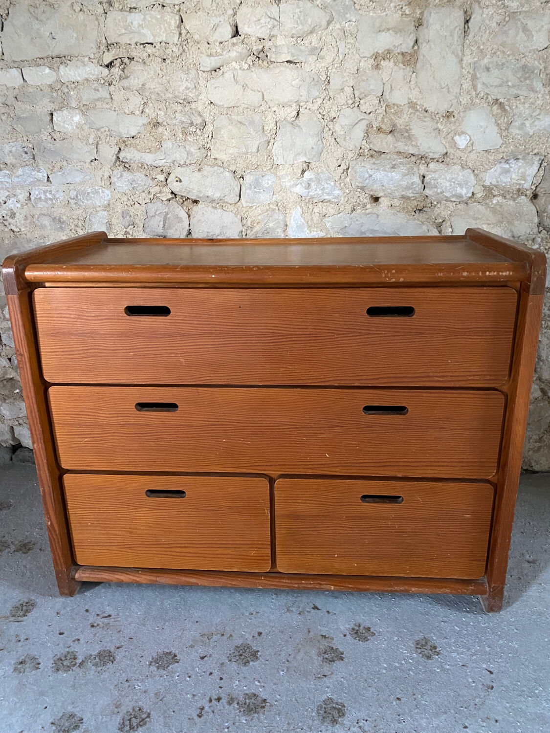 Chest of drawers