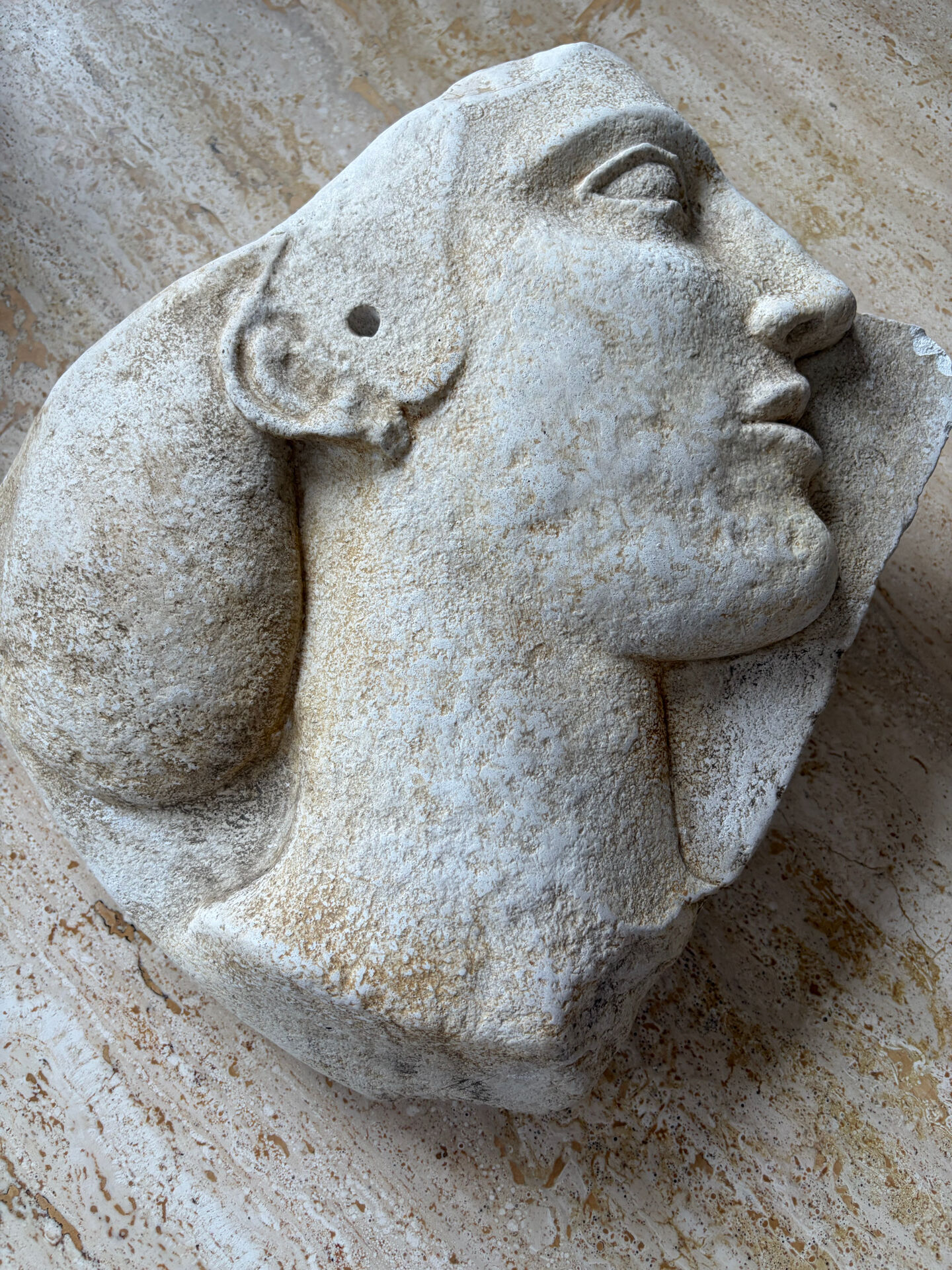 Bas-relief style antique
