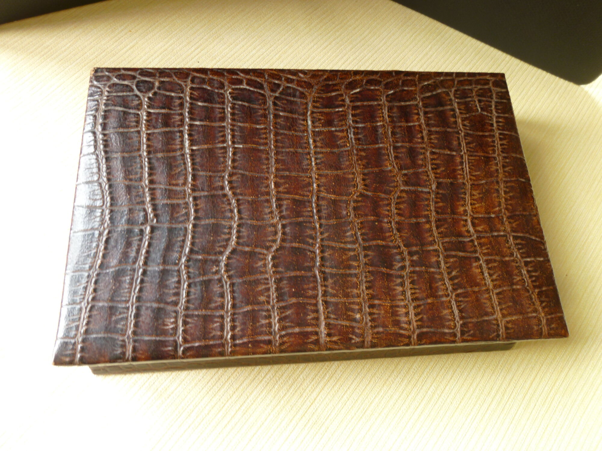 Box, wooden cigarette box covered with synthetic leather croco way