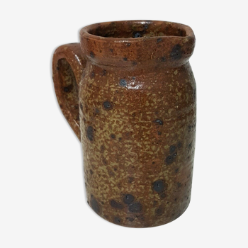 Sandstone pitcher