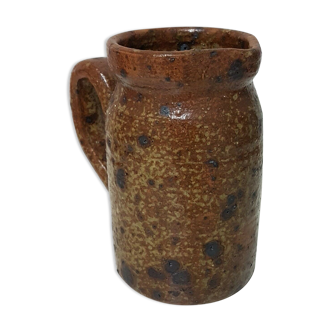 Sandstone pitcher