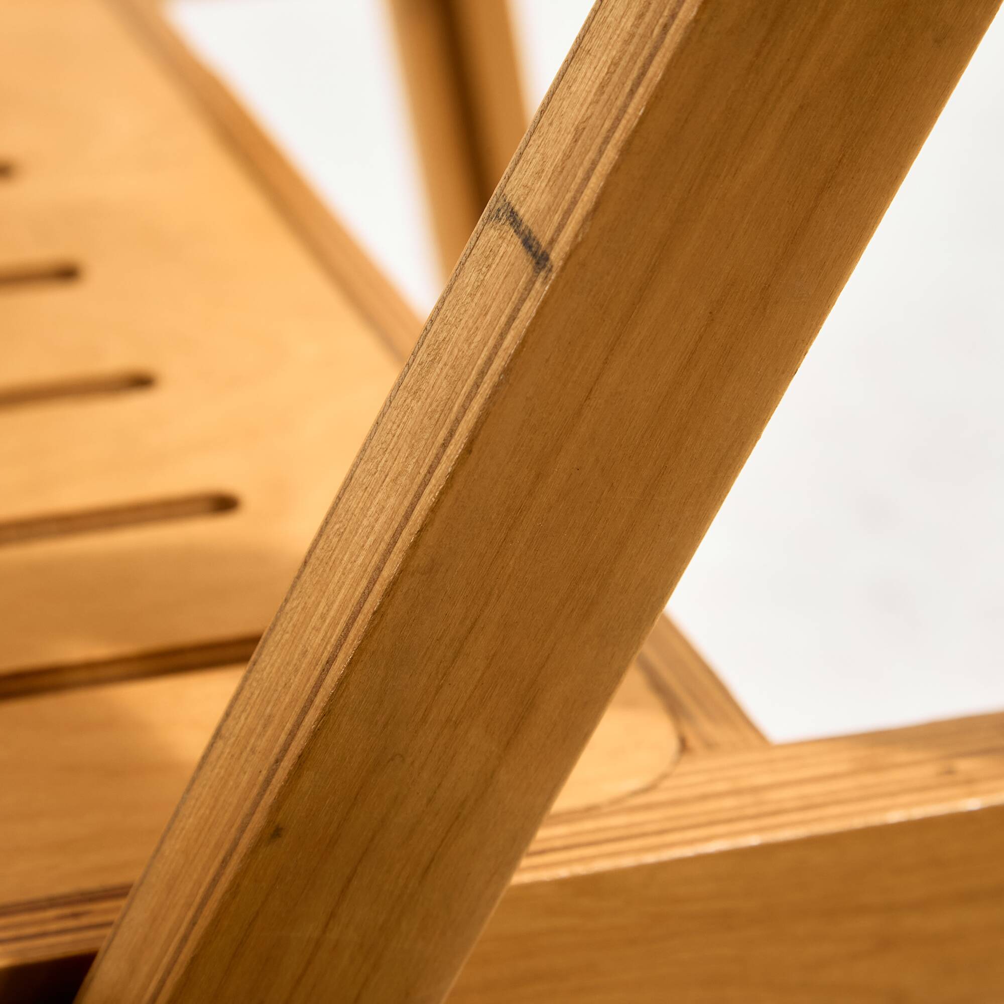 Foldable beech chair