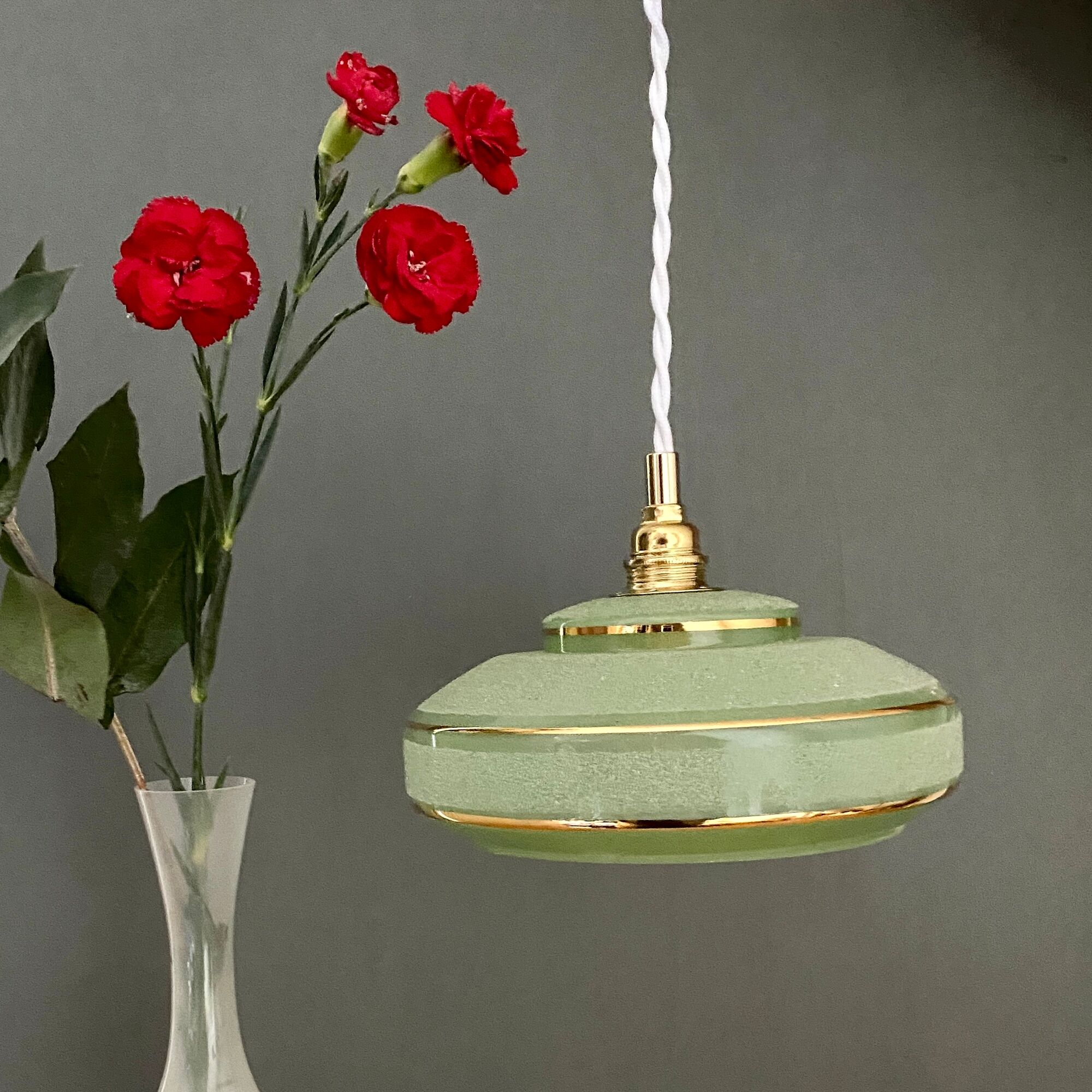 Vintage lampshade pendant lamp in green and gold granite glass