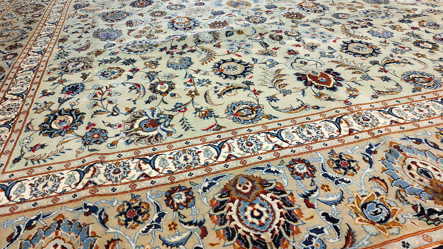 Persian carpet entirely handmade "Keshan"