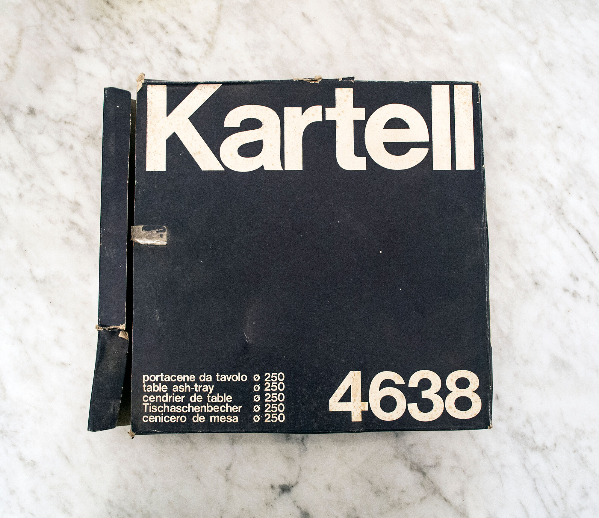 Cendrier modèle 4638 par Anna Castelli Ferrieri pour Kartell Italia Année 1979
