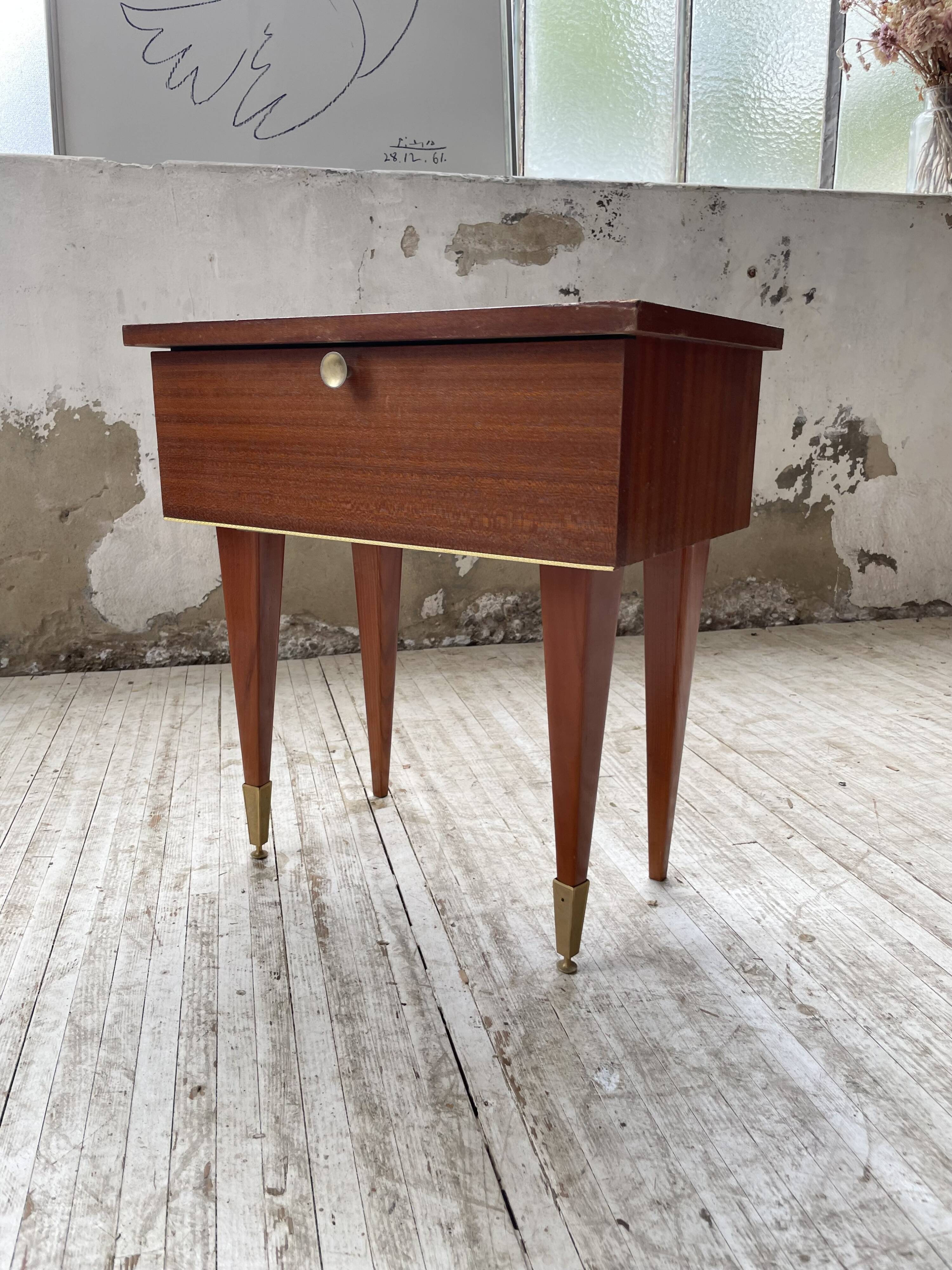 Vintage mahogany veneer bedside table