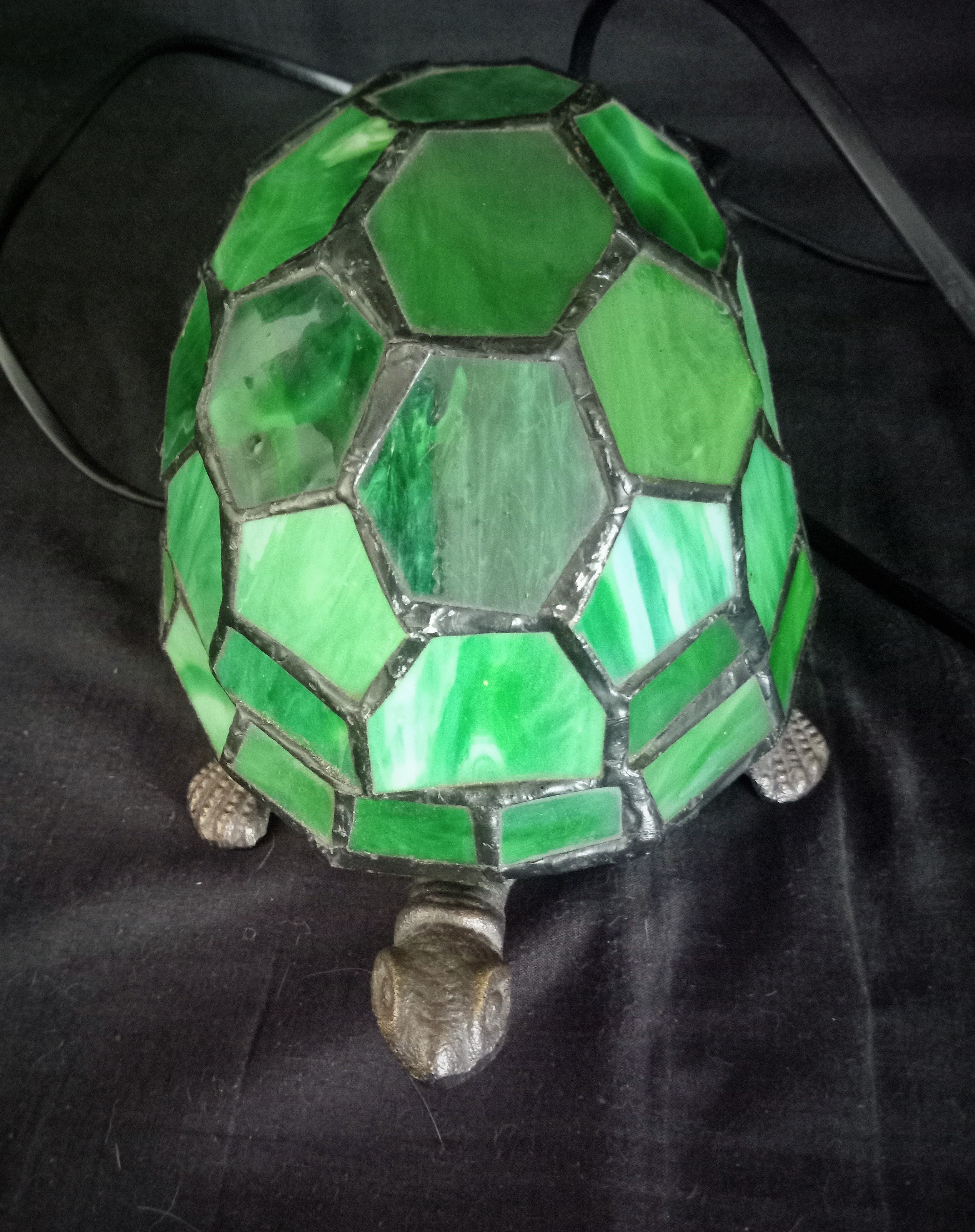 Turtle night light in regulated glass carcass stained glass way